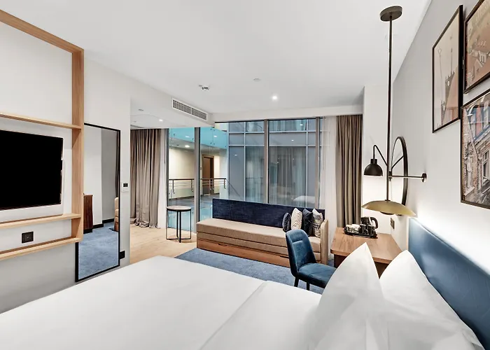 Hilton Garden Old Town Hotel 4*