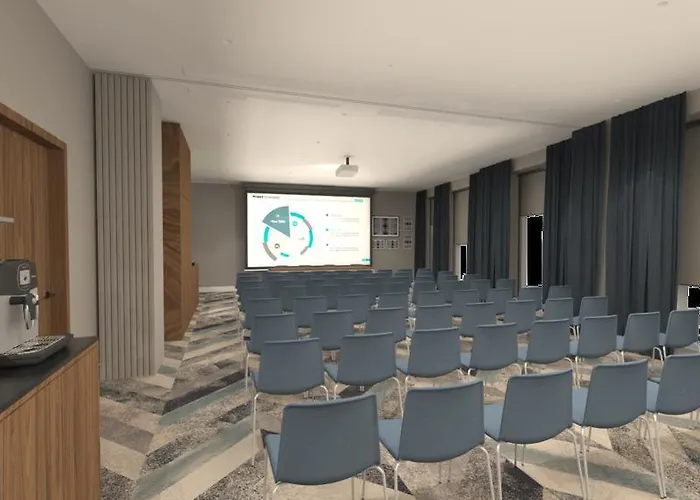 Hilton Garden Old Town Hotel