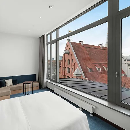 Hilton Garden Old Town Hotel 4*