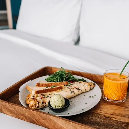 Hilton Garden Old Town Hotel