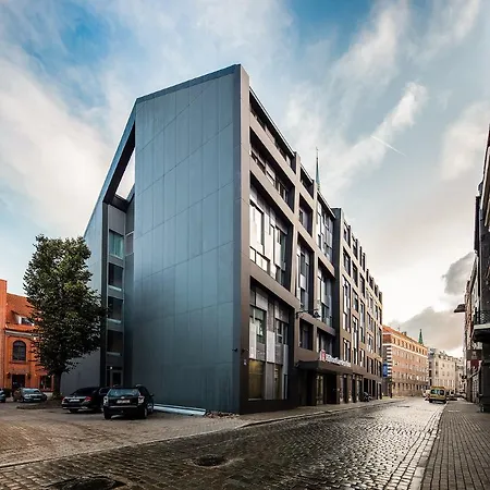 Hilton Garden Old Town Готель