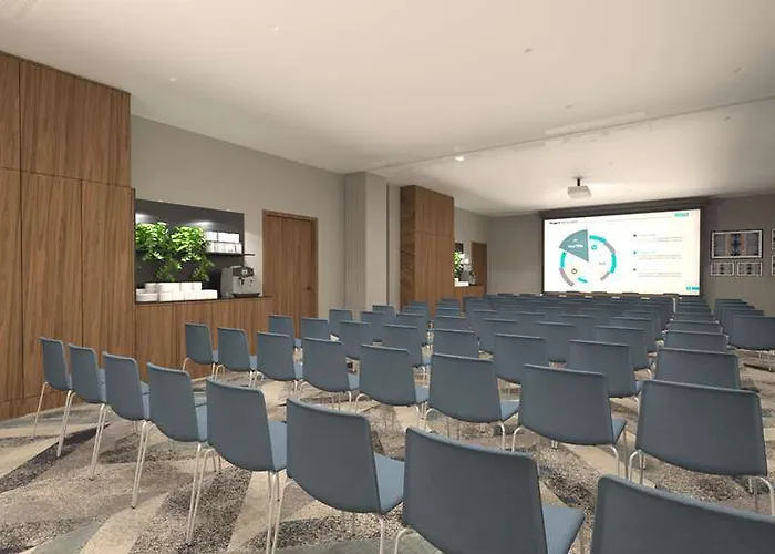 Hilton Garden Old Town Otel 4*