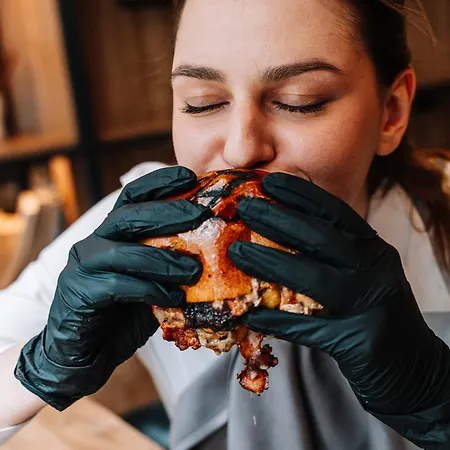 فندق Hilton Garden Old Town 4*