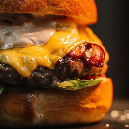 فندق Hilton Garden Old Town ريغا