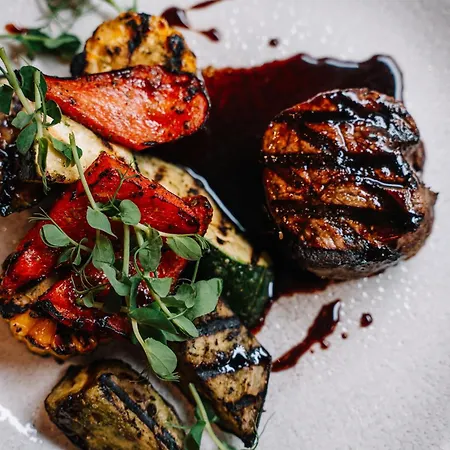 Hilton Garden Old Town 4*