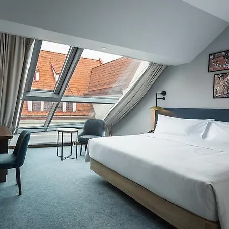 Hilton Garden Old Town Szálloda 4*