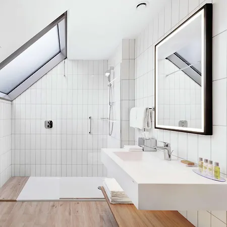 Hilton Garden Old Town 4*